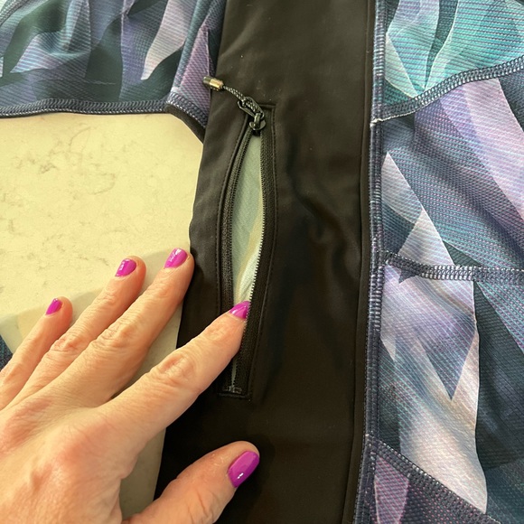 LULULEMON Wunder Under Crop Leggings 23” Size 6 - Picture 2 of 4